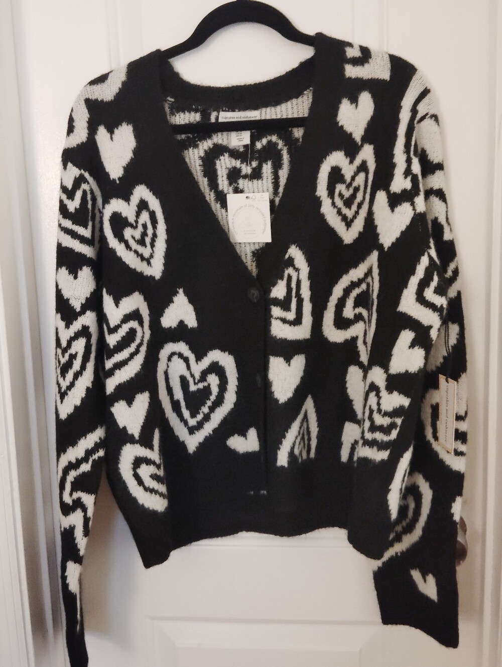 Cupcakes And Cashmere Bllack and White Heartd Print V-Neck Cardigan XL NWT
